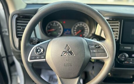 Mitsubishi Outlander III рестайлинг 3, 2022 год, 2 660 000 рублей, 11 фотография