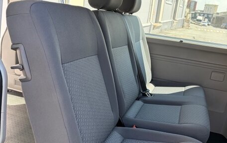 Volkswagen Caravelle T5, 2011 год, 2 100 000 рублей, 9 фотография