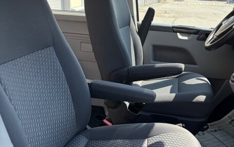 Volkswagen Caravelle T5, 2011 год, 2 100 000 рублей, 10 фотография