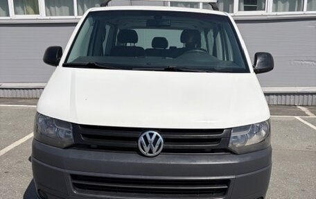Volkswagen Caravelle T5, 2011 год, 2 100 000 рублей, 3 фотография