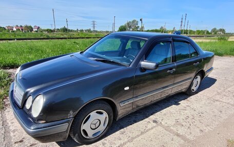 Mercedes-Benz E-Класс, 1997 год, 380 000 рублей, 3 фотография