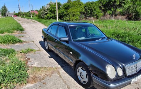 Mercedes-Benz E-Класс, 1997 год, 380 000 рублей, 5 фотография