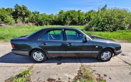Mercedes-Benz E-Класс, 1997 год, 380 000 рублей, 6 фотография