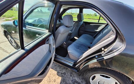 Mercedes-Benz E-Класс, 1997 год, 380 000 рублей, 9 фотография