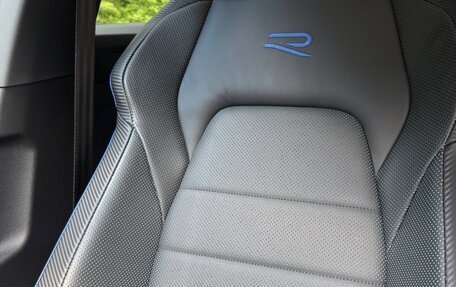 Volkswagen Golf R, 2021 год, 6 090 000 рублей, 13 фотография