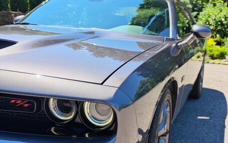 Dodge Challenger III рестайлинг 2, 2018 год, 5 150 000 рублей, 6 фотография