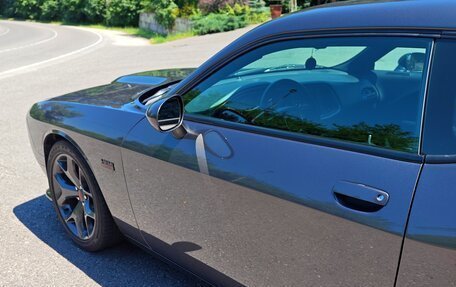 Dodge Challenger III рестайлинг 2, 2018 год, 5 150 000 рублей, 8 фотография