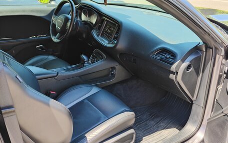 Dodge Challenger III рестайлинг 2, 2018 год, 5 150 000 рублей, 18 фотография