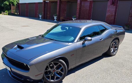 Dodge Challenger III рестайлинг 2, 2018 год, 5 150 000 рублей, 16 фотография