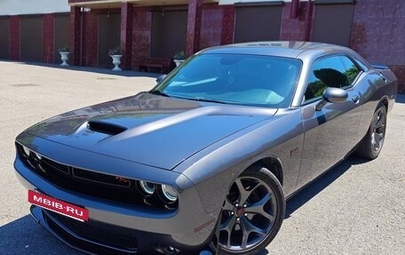 Dodge Challenger III рестайлинг 2, 2018 год, 5 150 000 рублей, 15 фотография