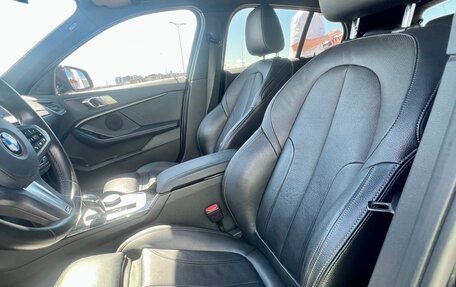 BMW 1 серия, 2020 год, 2 390 000 рублей, 14 фотография