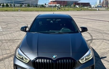 BMW 1 серия, 2020 год, 2 390 000 рублей, 9 фотография