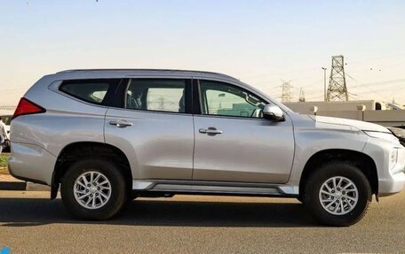 Mitsubishi Pajero Sport III рестайлинг, 2023 год, 3 520 000 рублей, 8 фотография