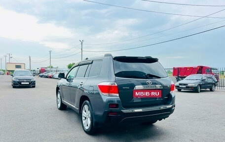 Toyota Highlander III, 2011 год, 2 229 000 рублей, 4 фотография
