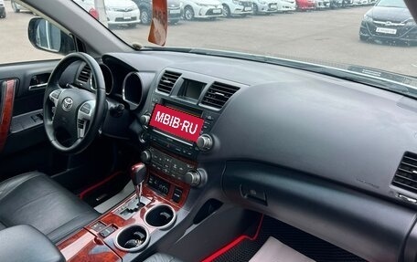 Toyota Highlander III, 2011 год, 2 229 000 рублей, 13 фотография
