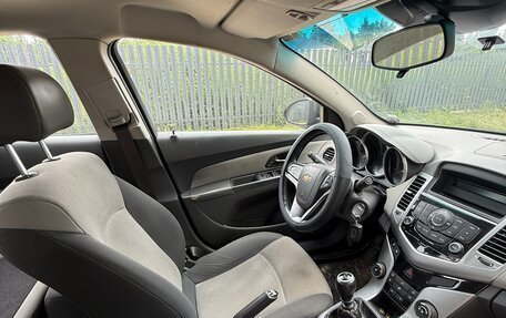 Chevrolet Cruze II, 2010 год, 395 000 рублей, 4 фотография