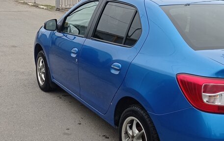Renault Logan II, 2014 год, 700 000 рублей, 10 фотография