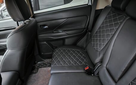 Mitsubishi Outlander III рестайлинг 3, 2022 год, 2 750 000 рублей, 6 фотография