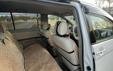 Toyota ISis I, 2010 год, 1 145 000 рублей, 4 фотография
