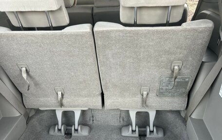 Toyota ISis I, 2010 год, 1 145 000 рублей, 9 фотография