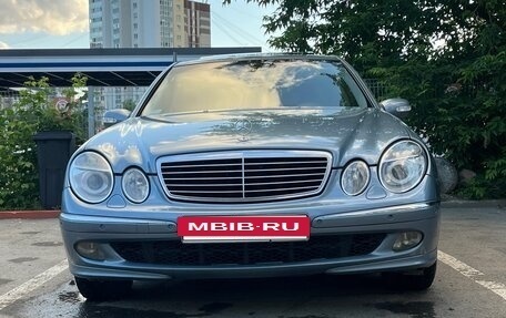 Mercedes-Benz E-Класс, 2003 год, 840 000 рублей, 9 фотография