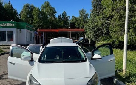 Opel Astra J, 2013 год, 550 000 рублей, 3 фотография