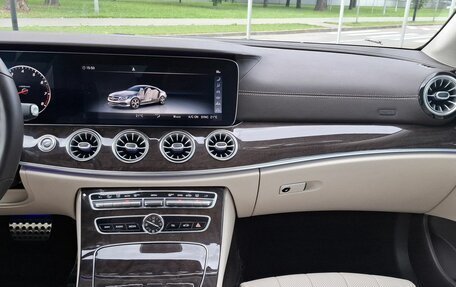 Mercedes-Benz E-Класс, 2019 год, 5 100 000 рублей, 27 фотография