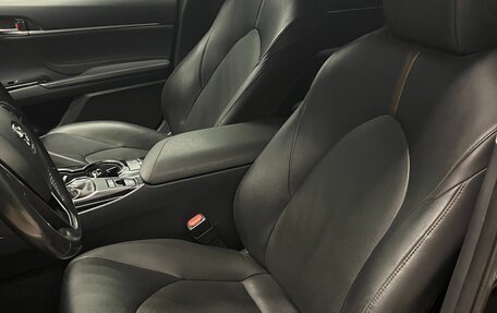 Toyota Camry, 2019 год, 2 750 000 рублей, 9 фотография