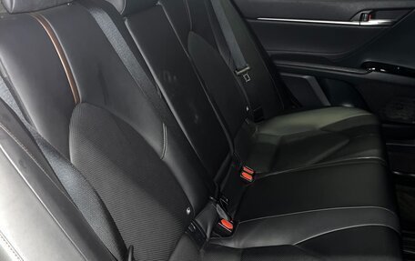 Toyota Camry, 2019 год, 2 750 000 рублей, 16 фотография