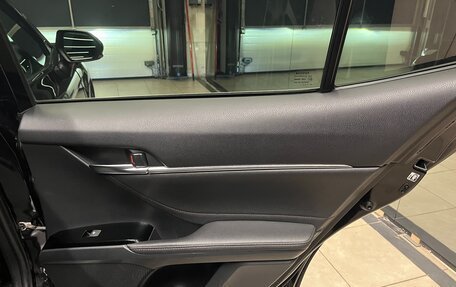 Toyota Camry, 2019 год, 2 750 000 рублей, 14 фотография