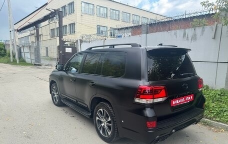Toyota Land Cruiser 200, 2020 год, 7 750 000 рублей, 2 фотография