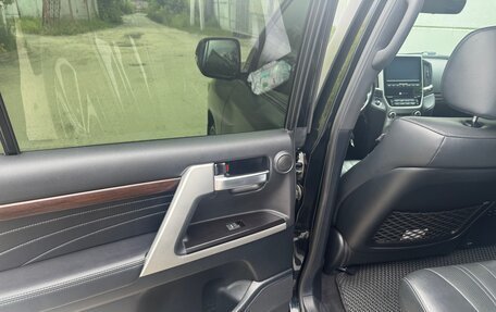Toyota Land Cruiser 200, 2020 год, 7 750 000 рублей, 4 фотография