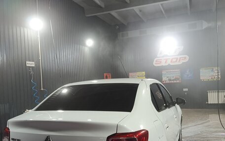 Renault Logan II, 2015 год, 600 000 рублей, 4 фотография