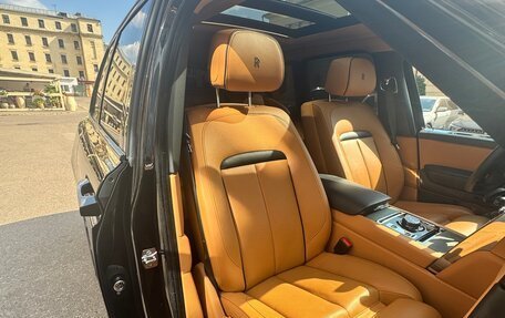 Rolls-Royce Cullinan, 2021 год, 29 990 000 рублей, 5 фотография