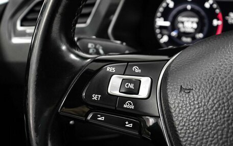 Volkswagen Tiguan II, 2018 год, 2 489 000 рублей, 16 фотография