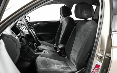 Volkswagen Tiguan II, 2018 год, 2 489 000 рублей, 8 фотография