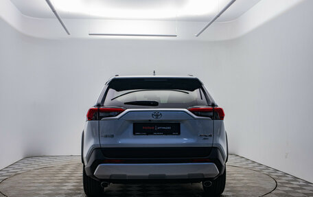 Toyota RAV4, 2024 год, 3 880 000 рублей, 7 фотография