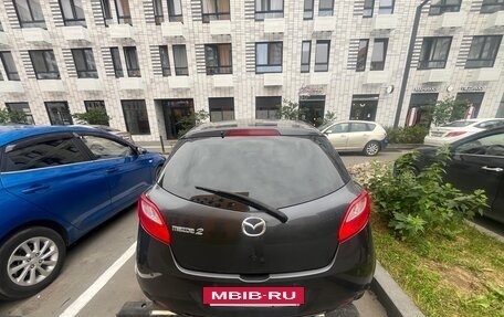 Mazda 2 III, 2013 год, 900 000 рублей, 2 фотография
