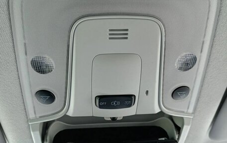 Toyota Prius IV XW50, 2018 год, 1 500 000 рублей, 17 фотография