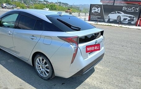 Toyota Prius IV XW50, 2018 год, 1 500 000 рублей, 3 фотография