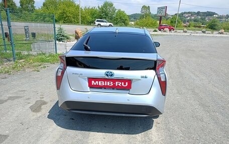 Toyota Prius IV XW50, 2018 год, 1 500 000 рублей, 4 фотография