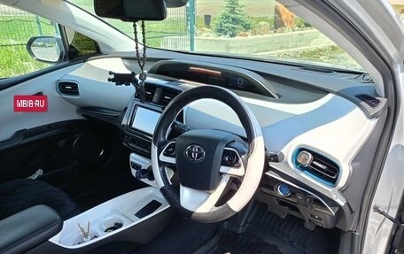 Toyota Prius IV XW50, 2018 год, 1 500 000 рублей, 7 фотография