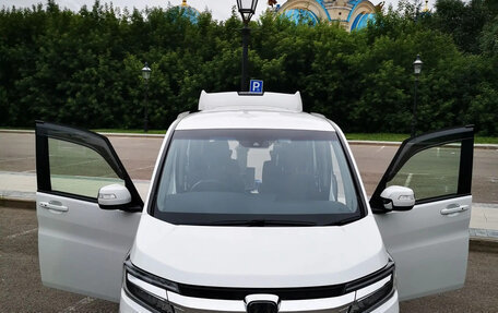 Honda Stepwgn IV, 2020 год, 2 800 000 рублей, 11 фотография