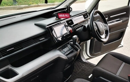 Honda Stepwgn IV, 2020 год, 2 800 000 рублей, 17 фотография
