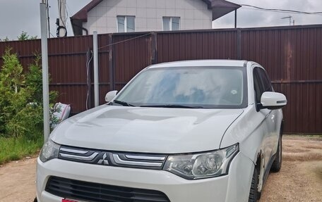 Mitsubishi Outlander III рестайлинг 3, 2012 год, 1 149 000 рублей, 1 фотография