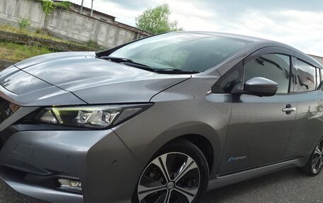 Nissan Leaf II, 2018 год, 1 550 000 рублей, 10 фотография