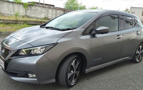 Nissan Leaf II, 2018 год, 1 550 000 рублей, 12 фотография