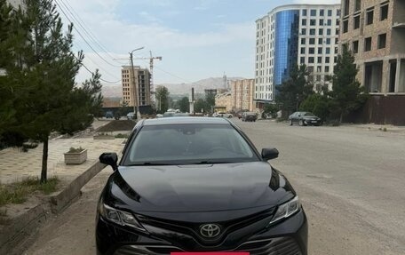 Toyota Camry, 2018 год, 2 150 000 рублей, 6 фотография