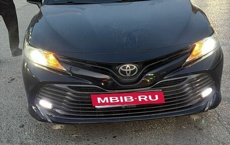 Toyota Camry, 2018 год, 2 150 000 рублей, 2 фотография