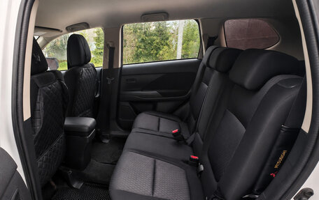 Mitsubishi Outlander III рестайлинг 3, 2012 год, 1 149 000 рублей, 8 фотография
